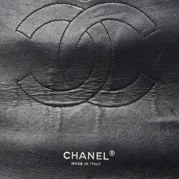 Chanel Black Quilted Patent Leather Classic Maxi Double Flap Bag - Picture 8 of 12